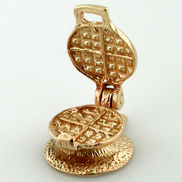 14k Gold Waffle Maker 3D Movable Charm