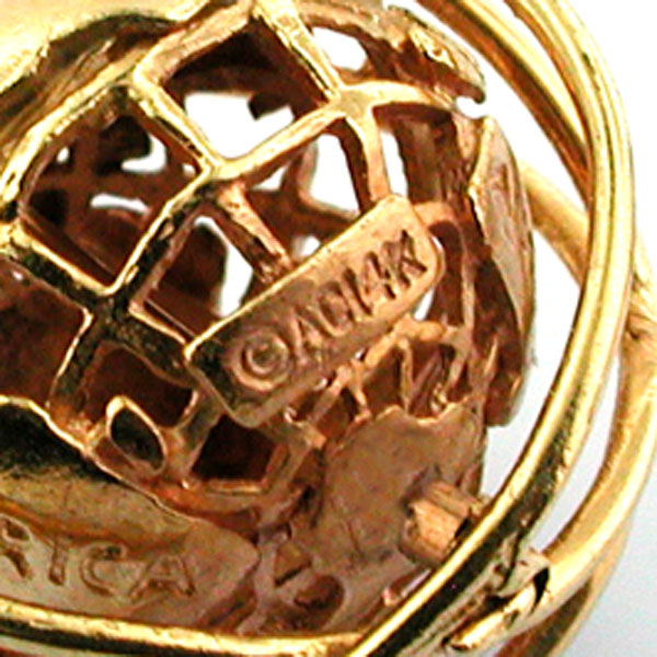 Vintage 14K Gold Spinning World Globe Planet Earth Charm Pendant  
	

