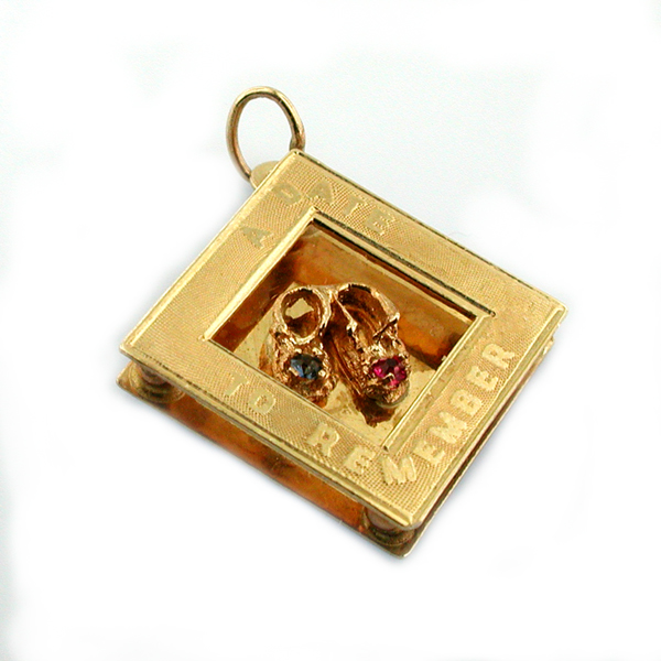 14K Gold A Date To Remember Vintage Charm Pendant